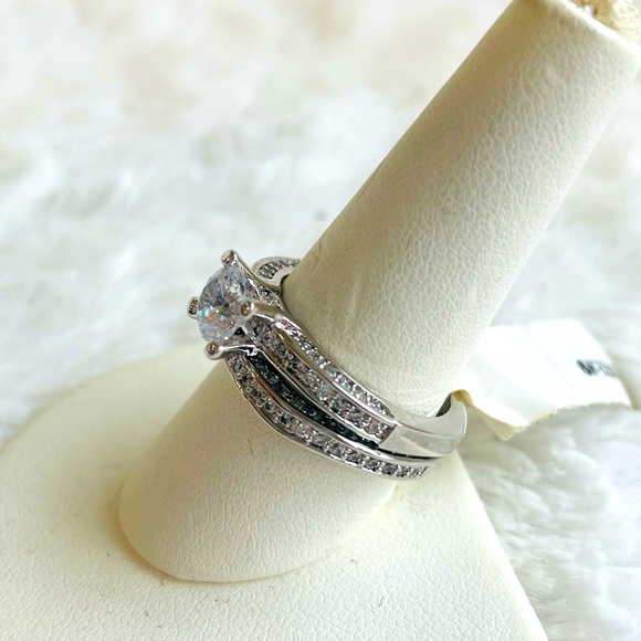 Sterling Silver Ring Set Enggagement Wedding Band Cubic Zirconia Size 9 NEW - Picture 3 of 7